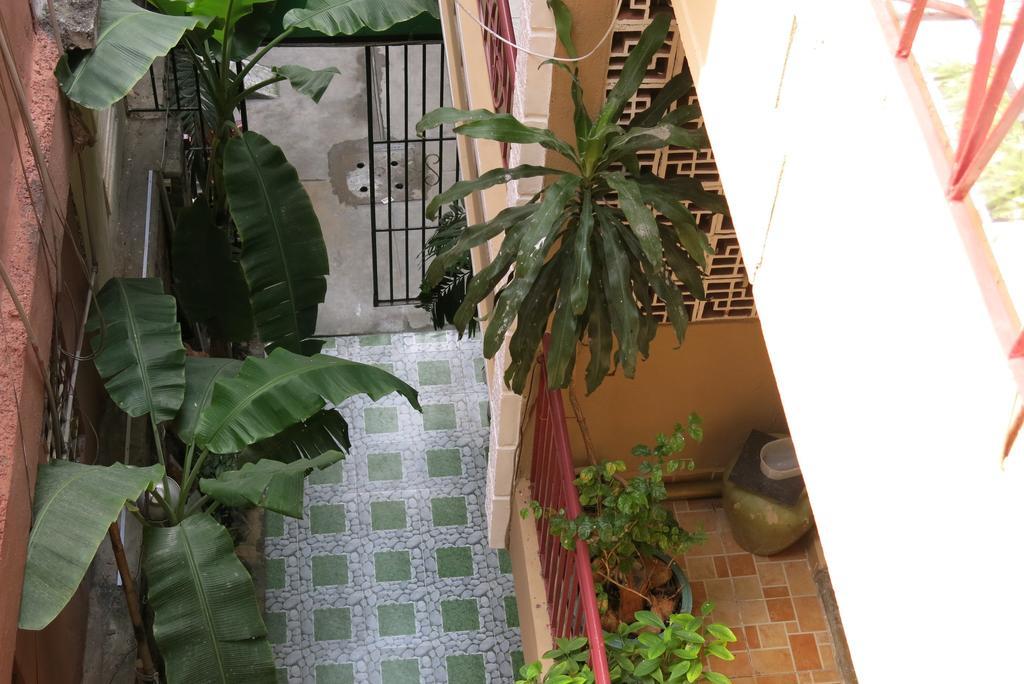 Khách sạn Banana Leaf